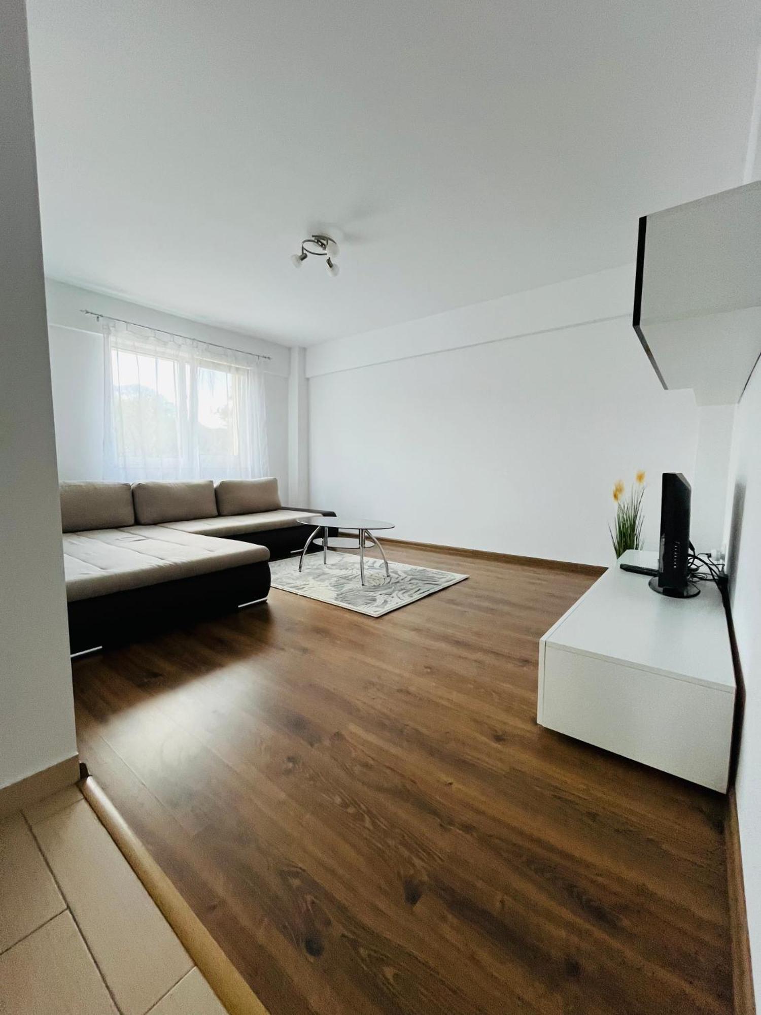 Green Apartaments Zărneşti Exterior foto